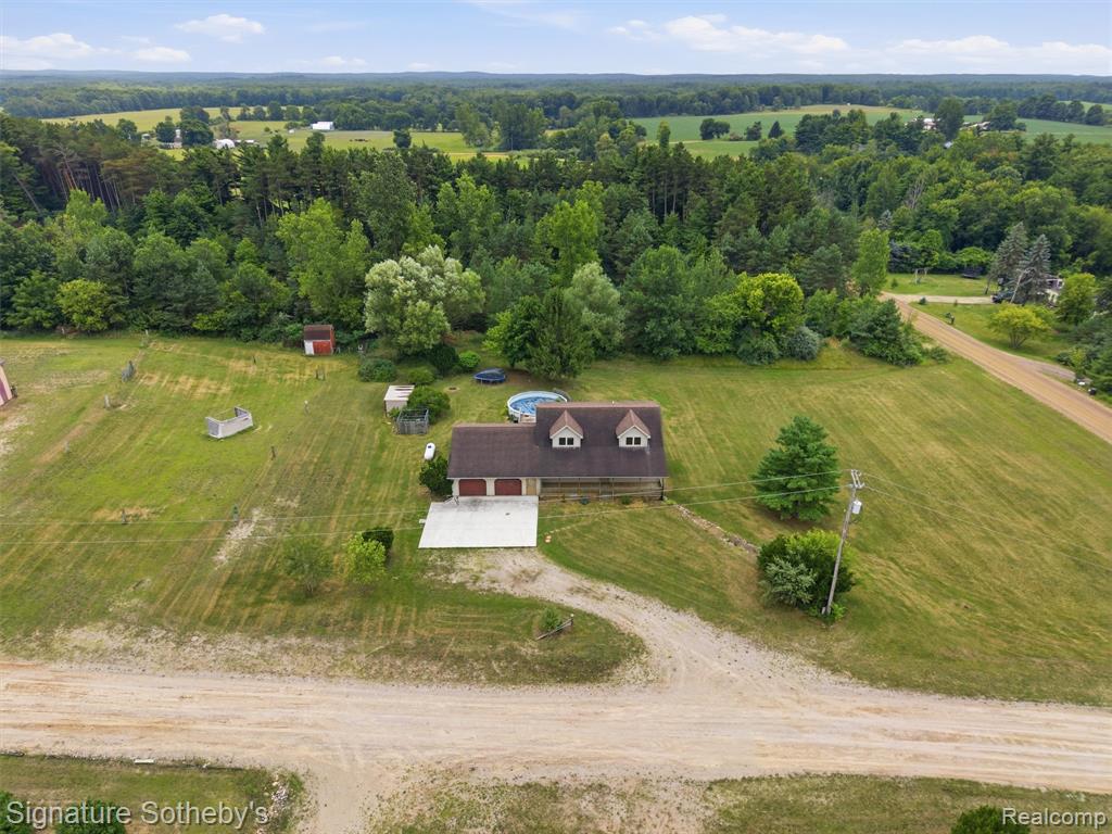 main property photo 9