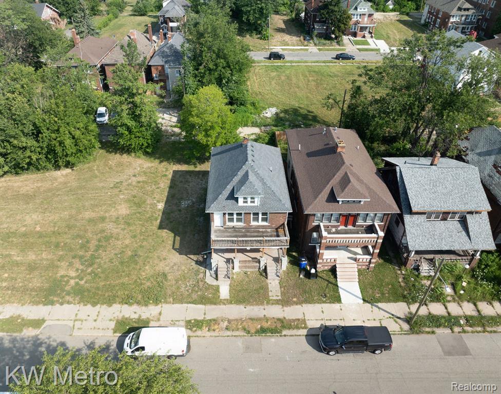 main property photo 29