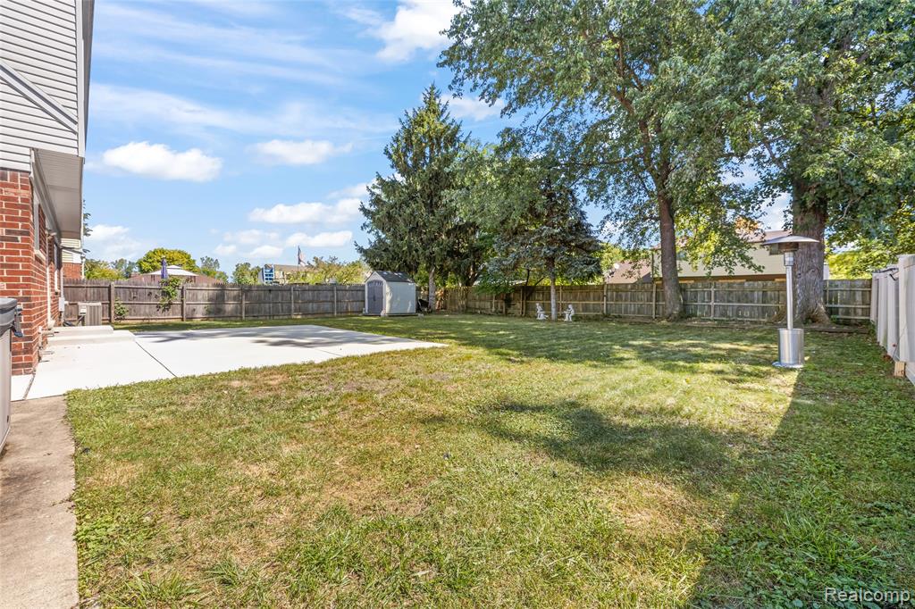main property photo 35