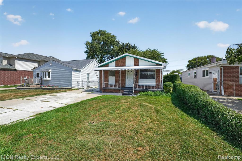 main property photo 3