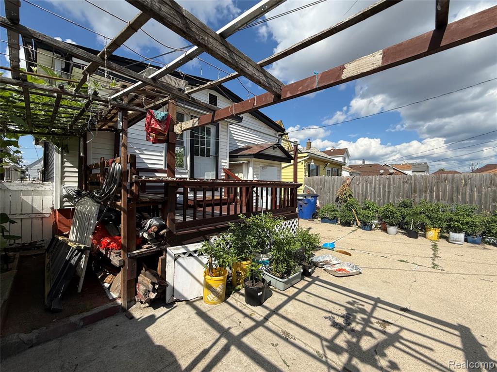 main property photo 37