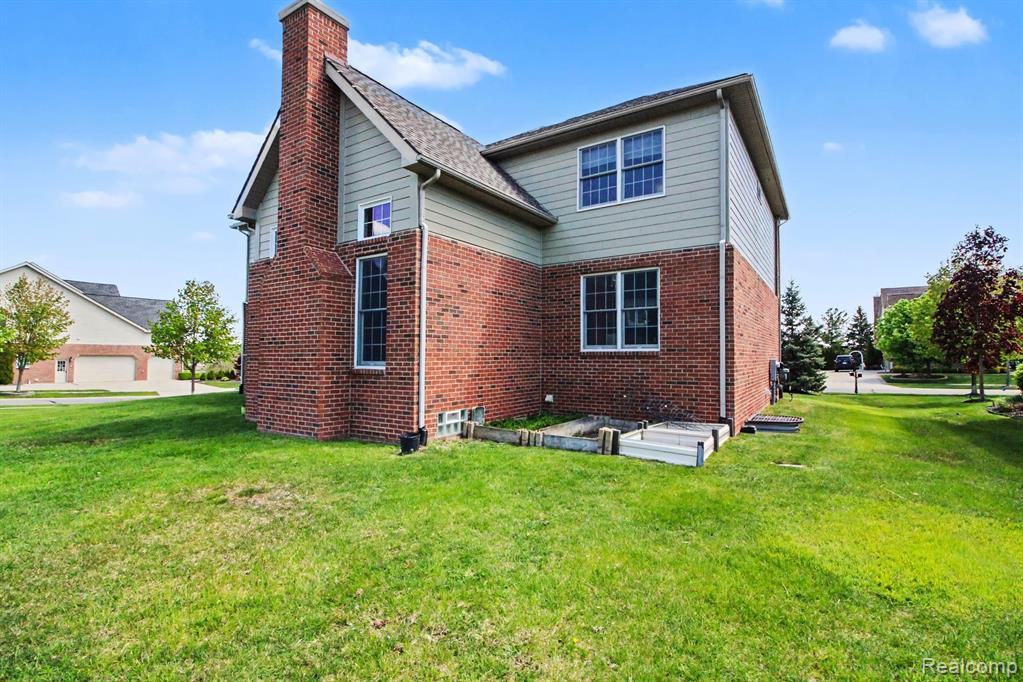 main property photo 37