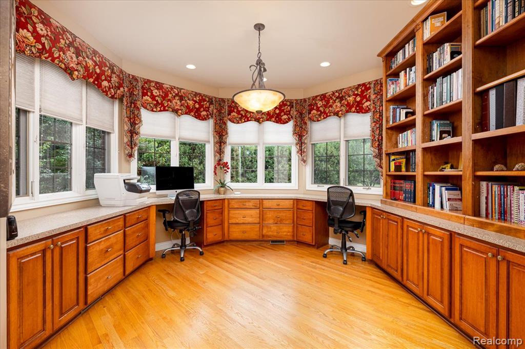 main property photo 29