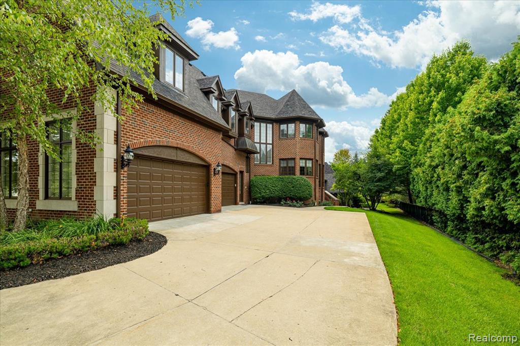 main property photo 5