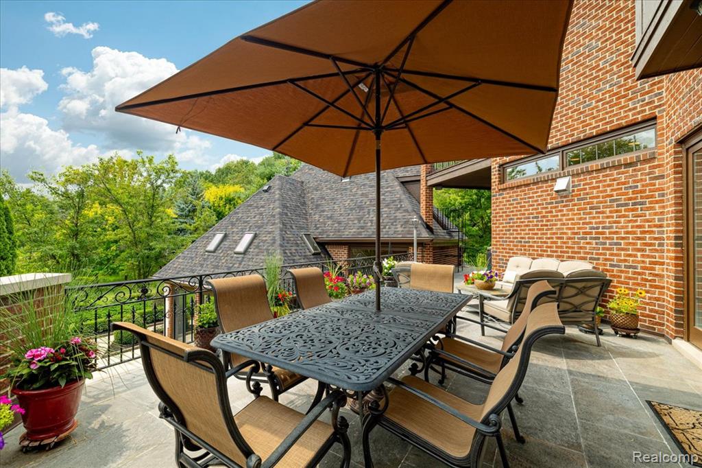 main property photo 77