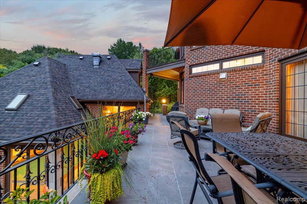 main property photo 78