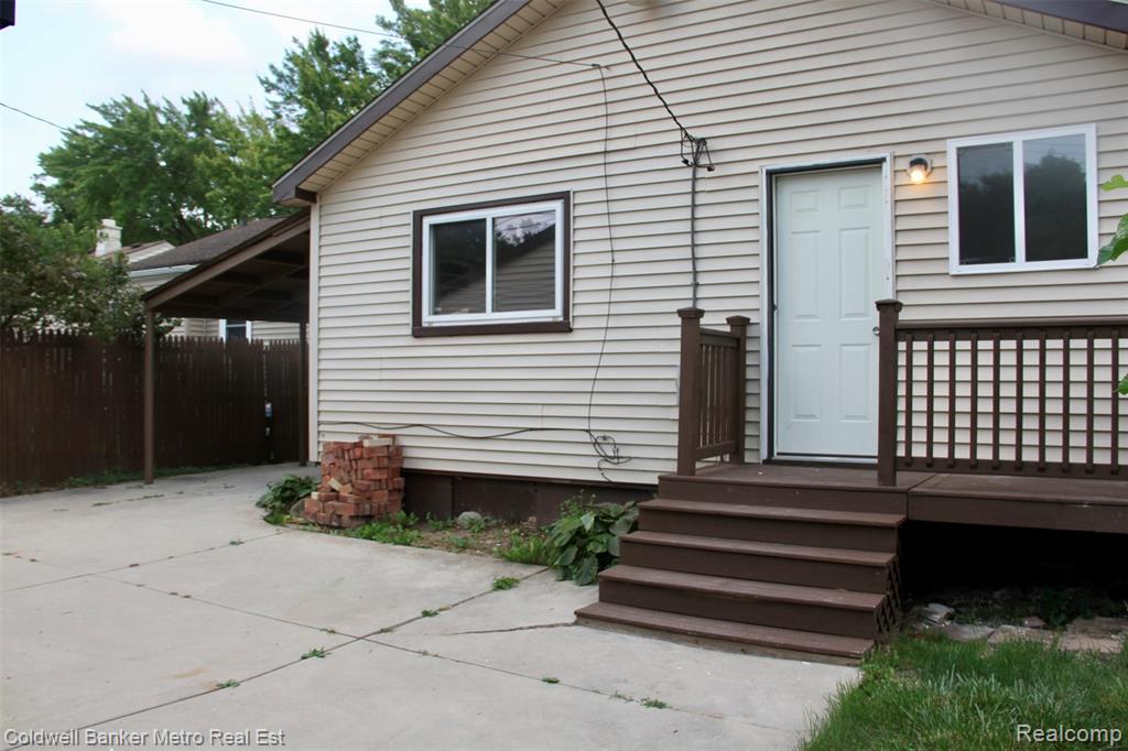 main property photo 17