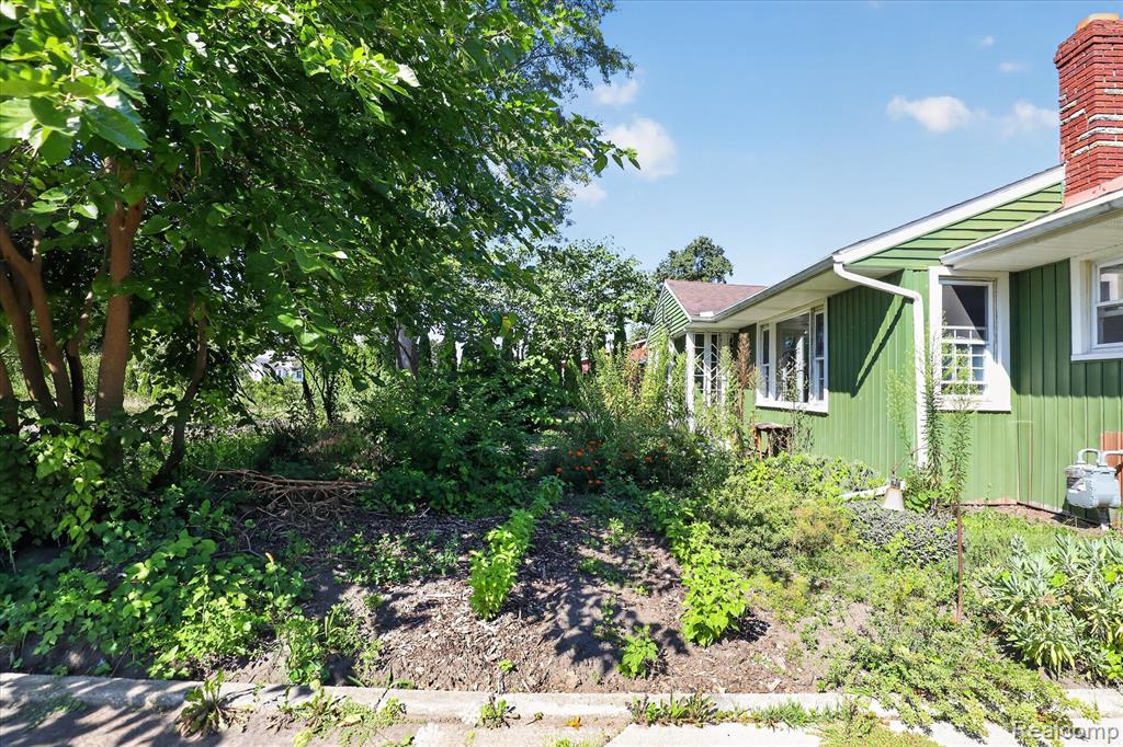 main property photo 43