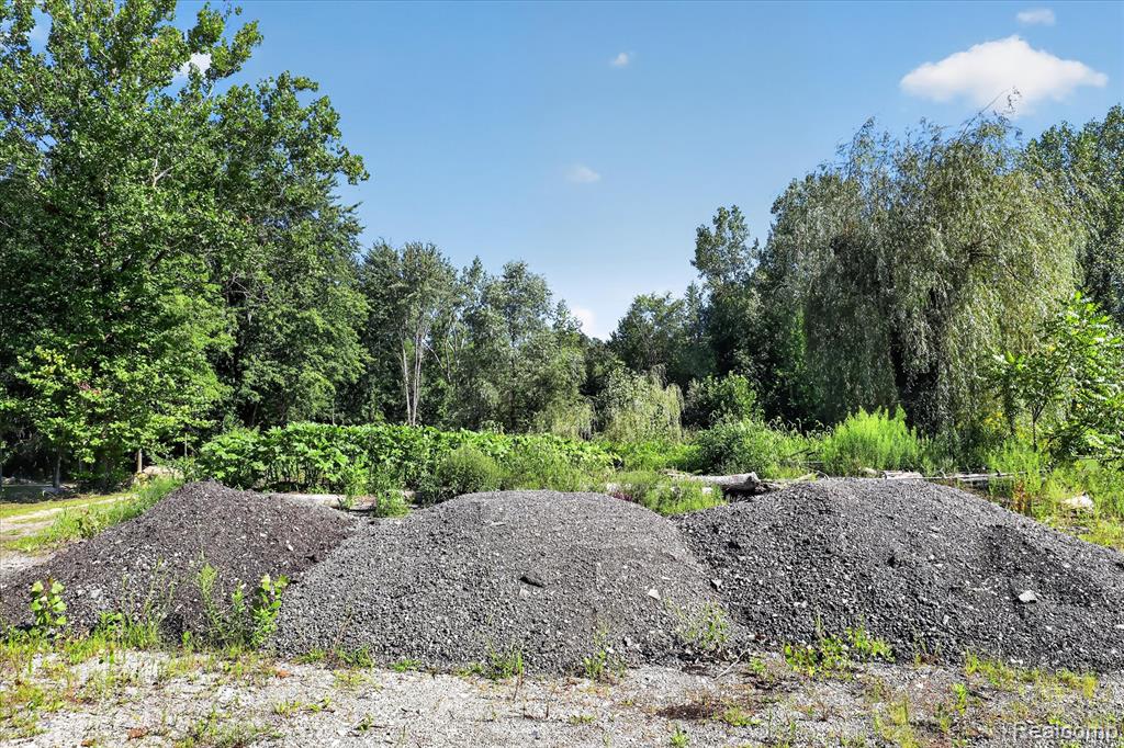 main property photo 51