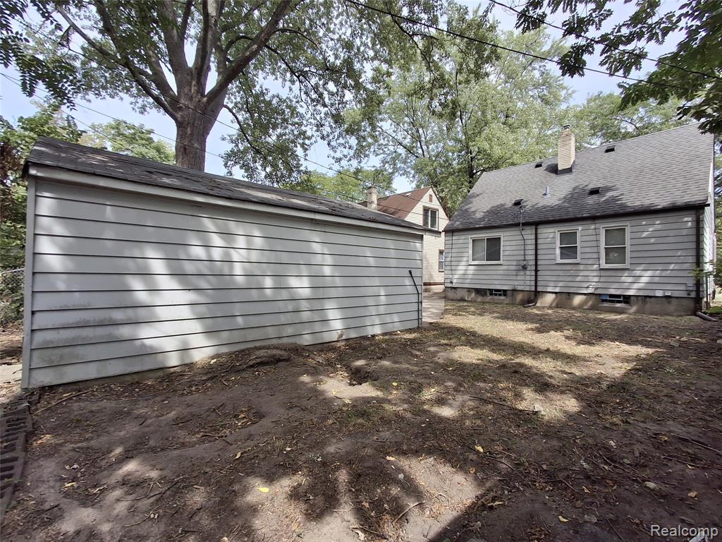main property photo 34