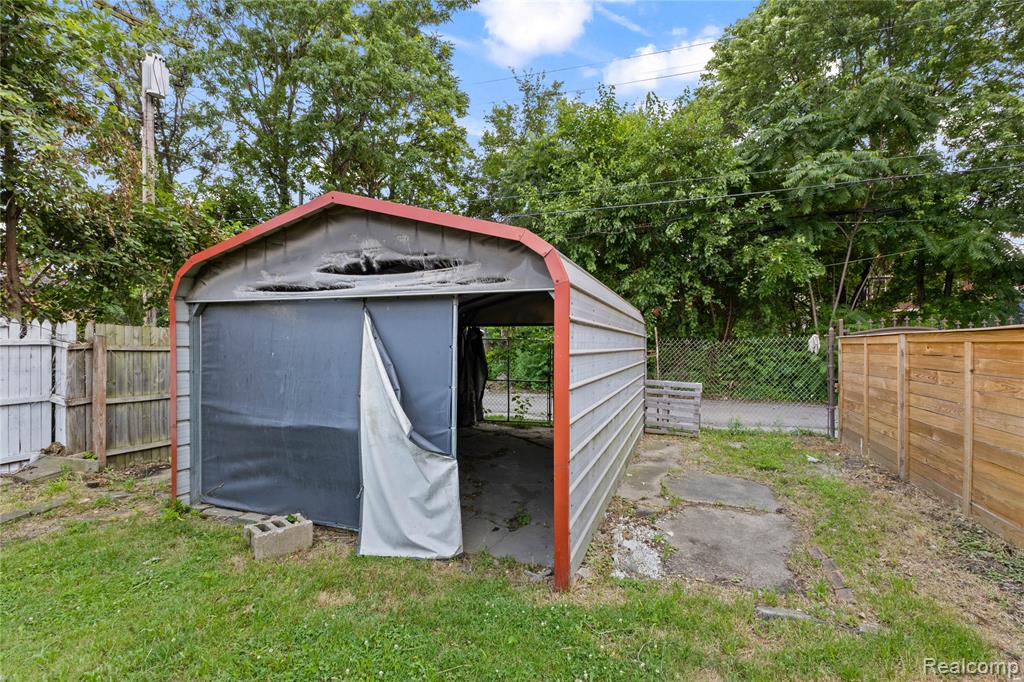 main property photo 22