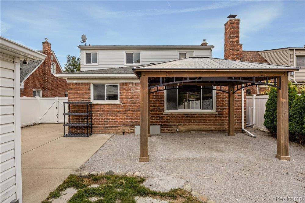 main property photo 36