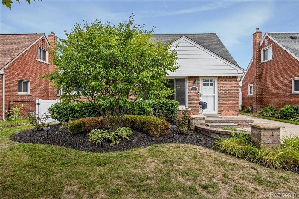 main property photo 38