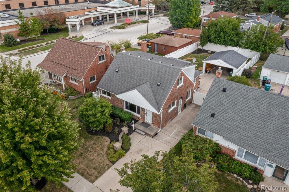 main property photo 44