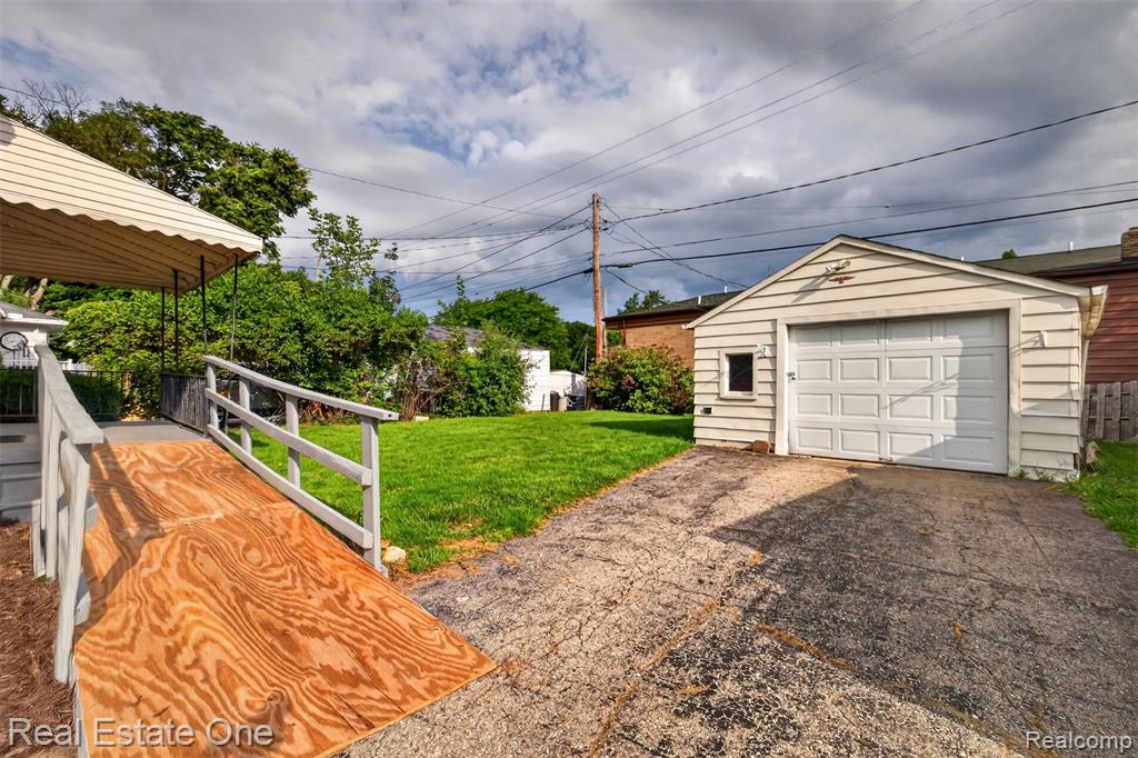 main property photo 37