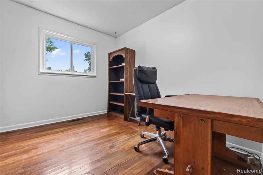 main property photo 24