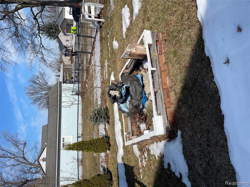 main property photo 9