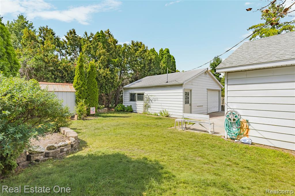 main property photo 38