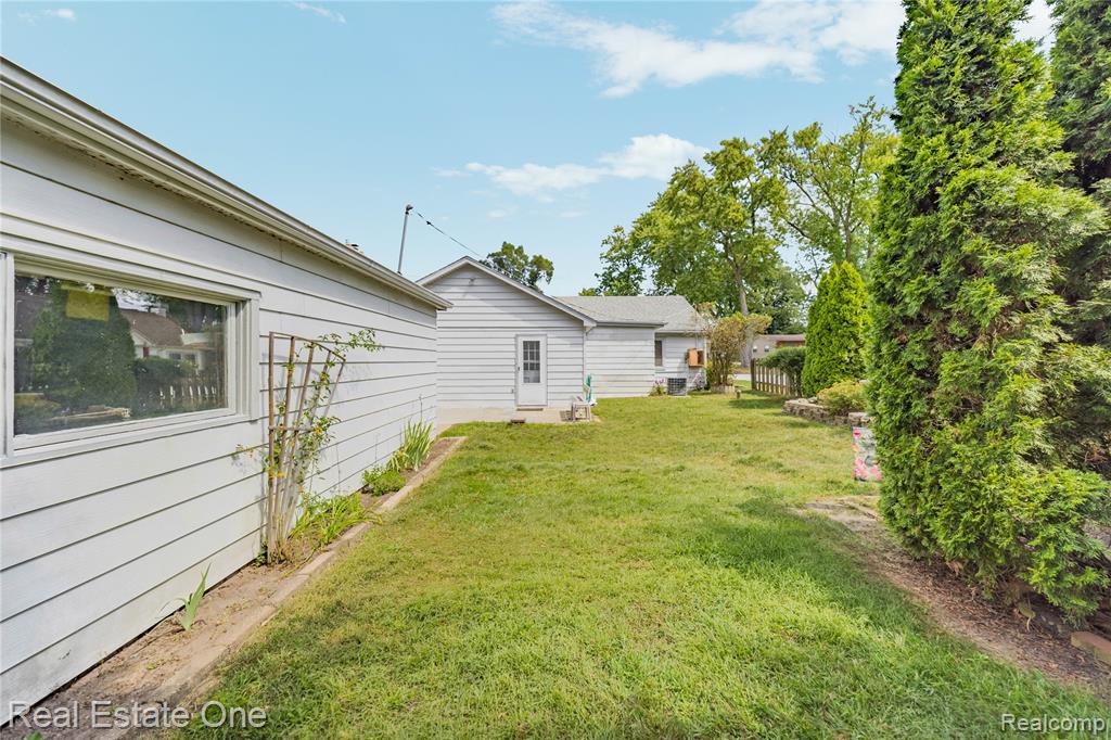 main property photo 39