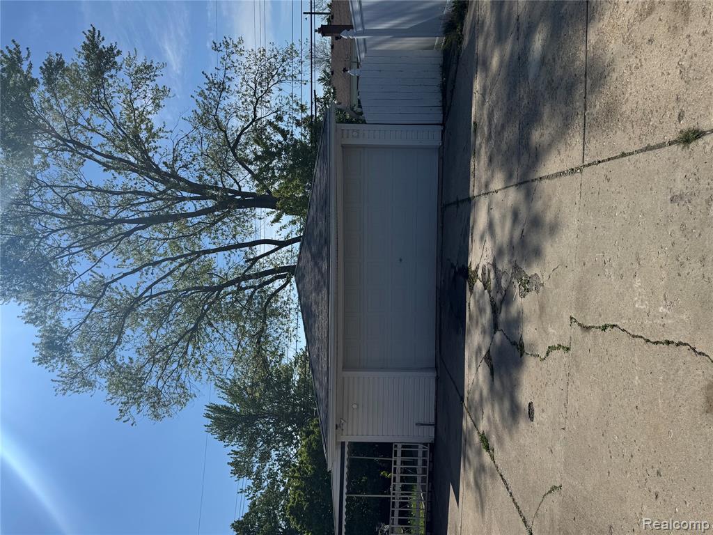 main property photo 26