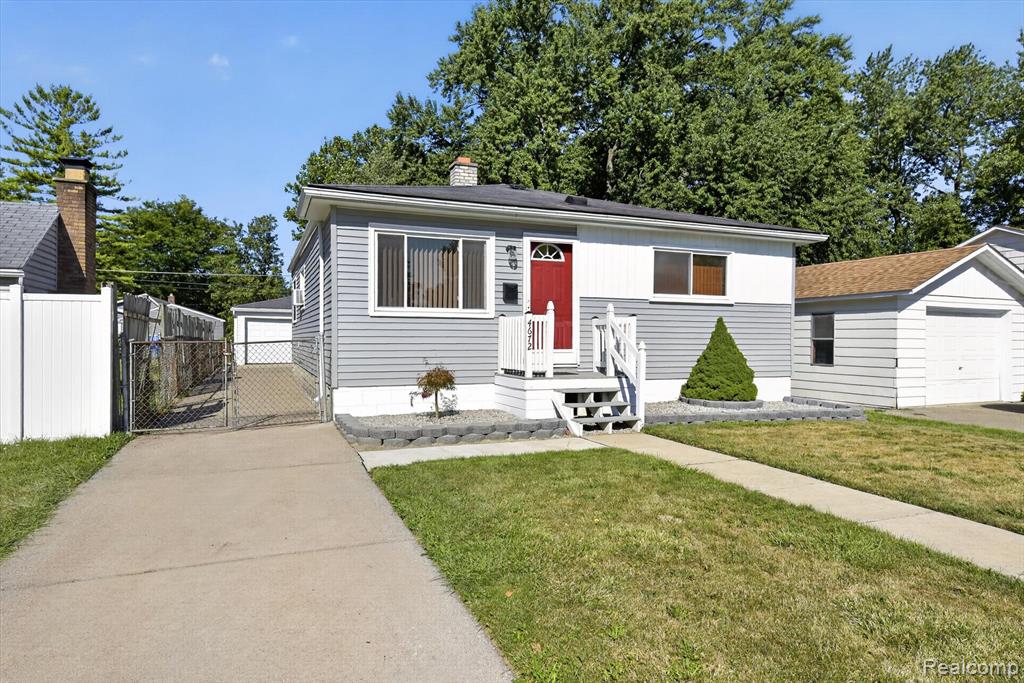 main property photo 0