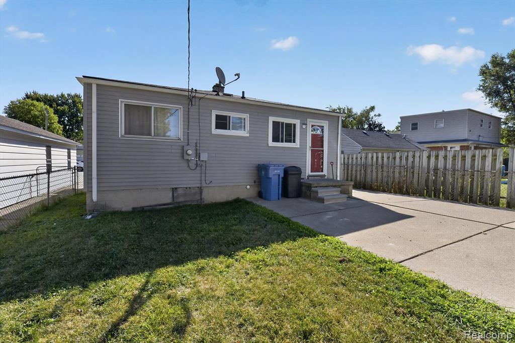 main property photo 24