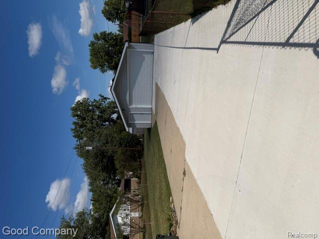 main property photo 15