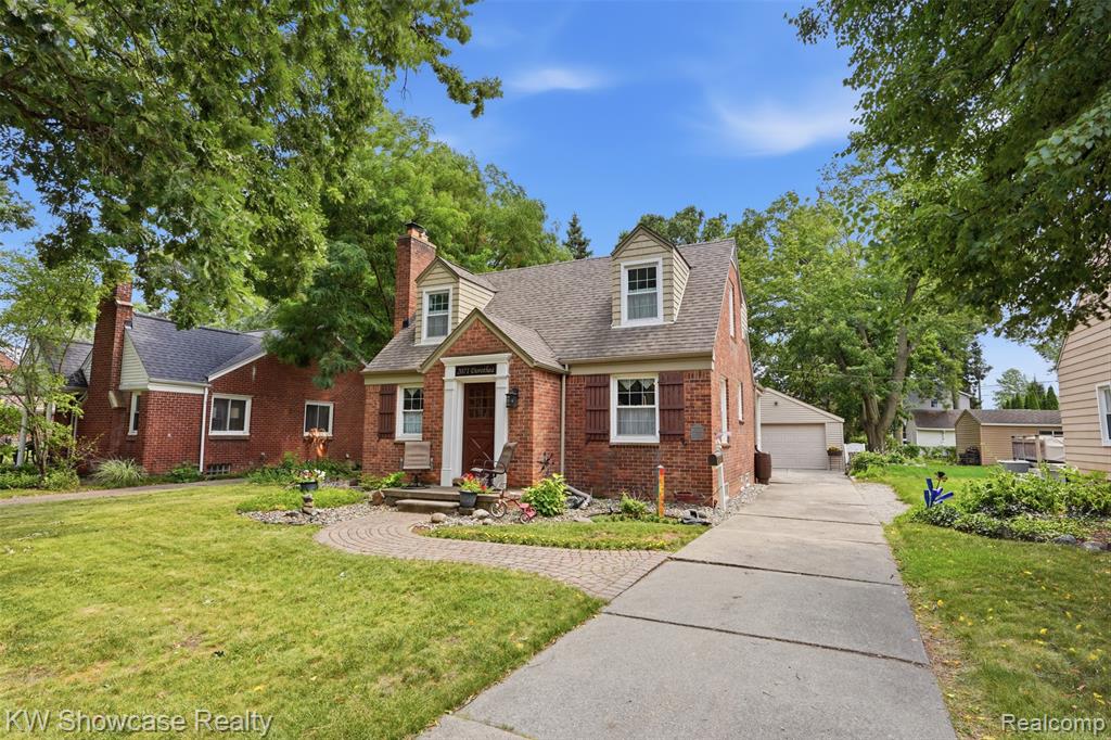 main property photo 32