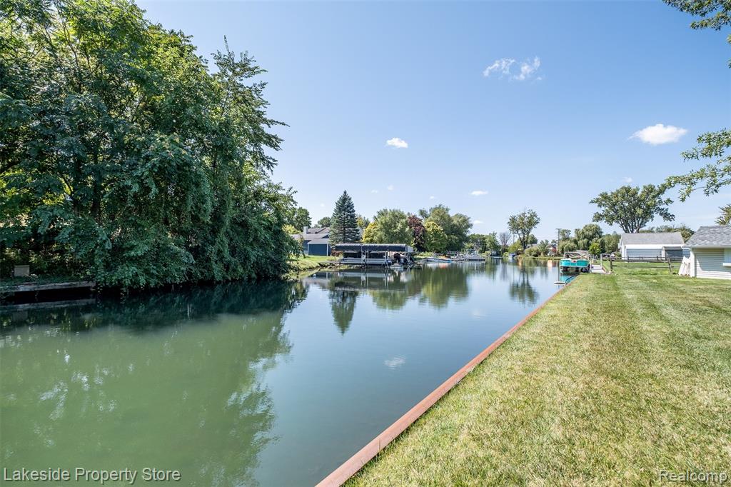 main property photo 43
