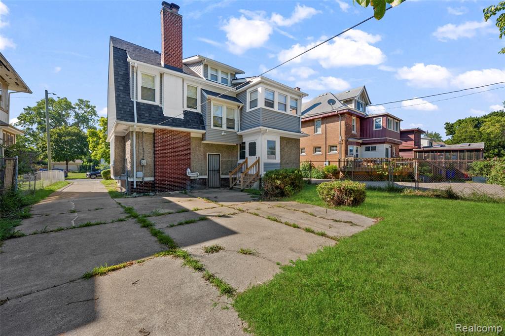 main property photo 5