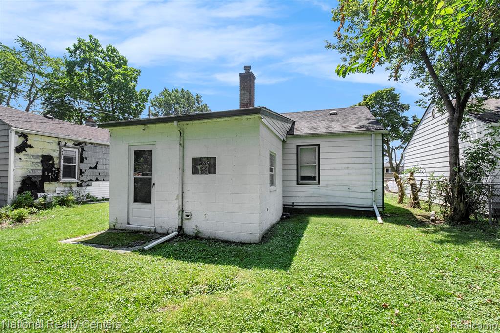 main property photo 14