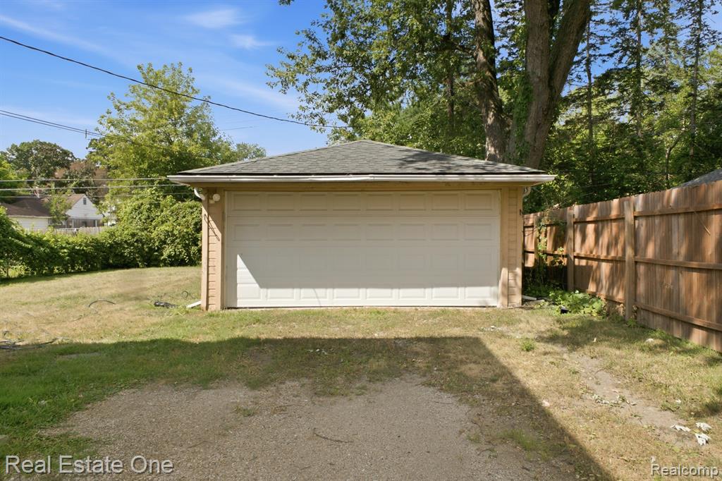 main property photo 19