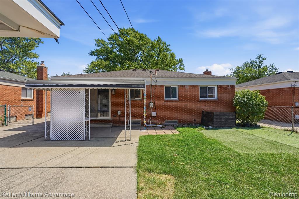 main property photo 28