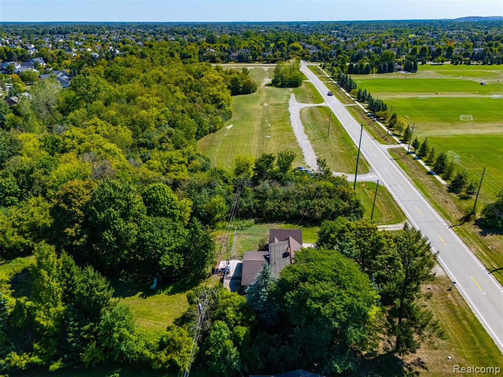 main property photo 33