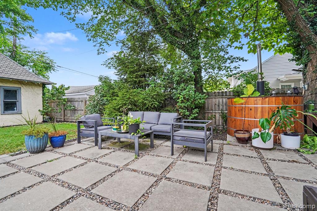 main property photo 31