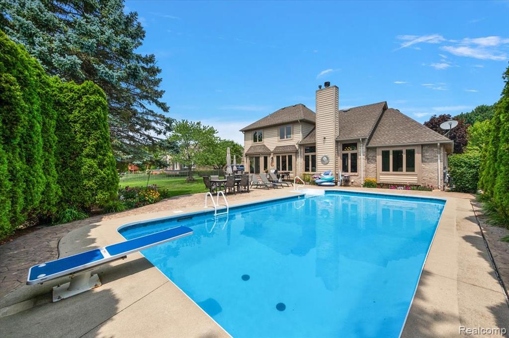 main property photo 7