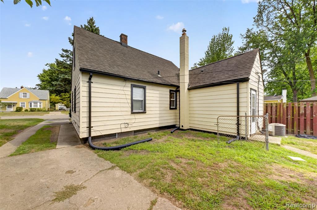 main property photo 42