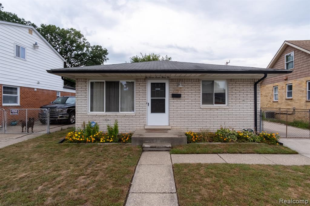 main property photo 0