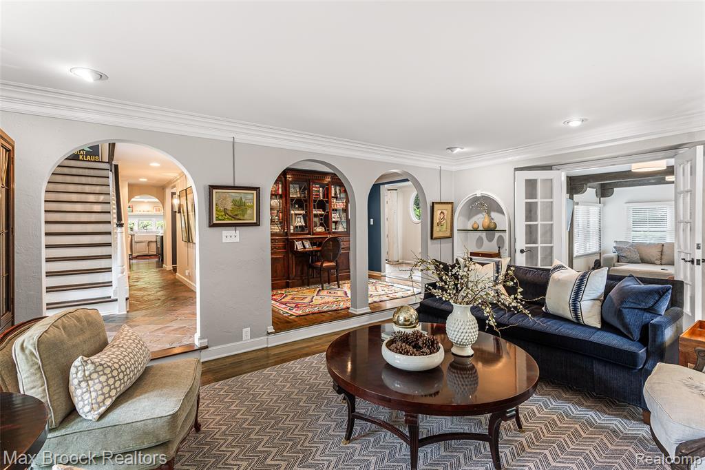 main property photo 13