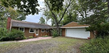 image of property with 3 Bed | 1 Bath | 1,000 Sqft