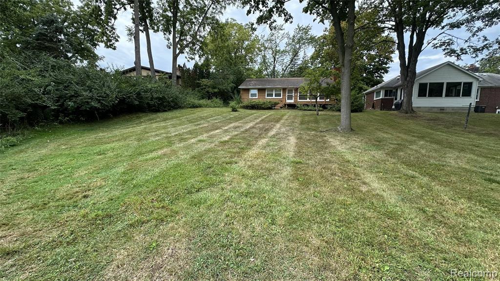 main property photo 6