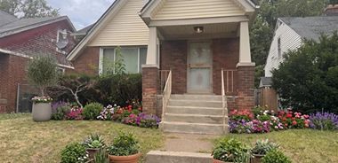 image of property with 3 Bed | 2 Bath | 1,124 Sqft