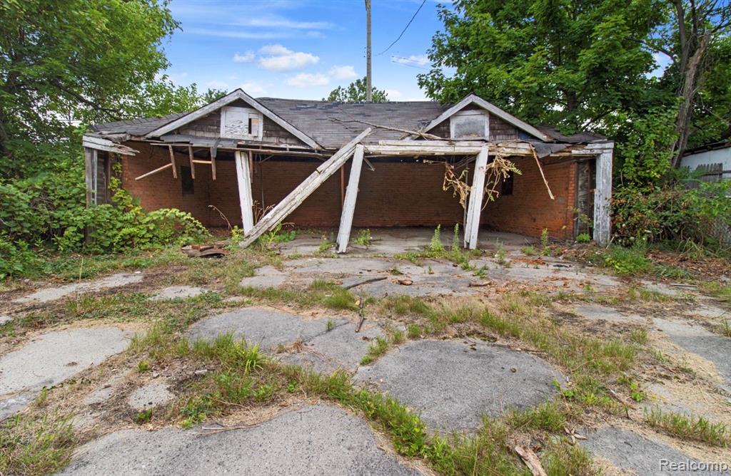 main property photo 29