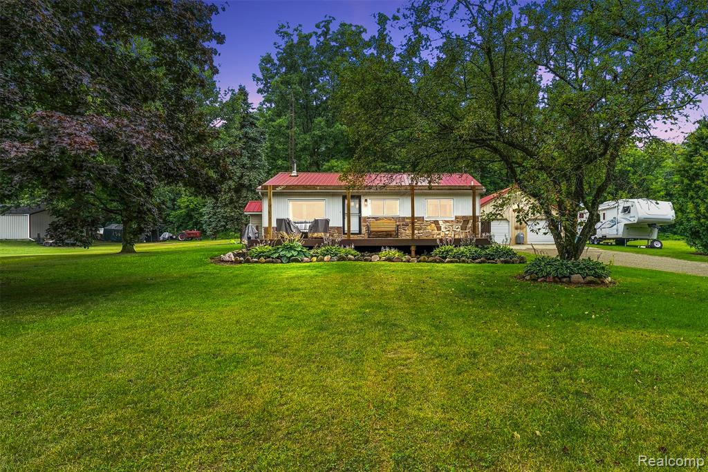 main property photo 40