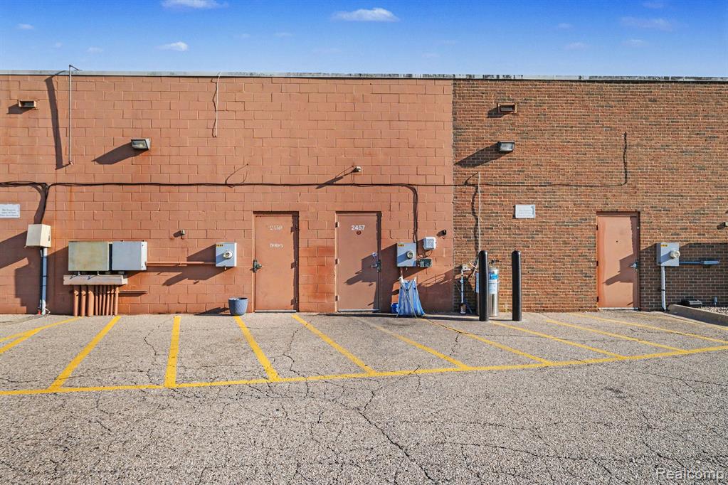 main property photo 23