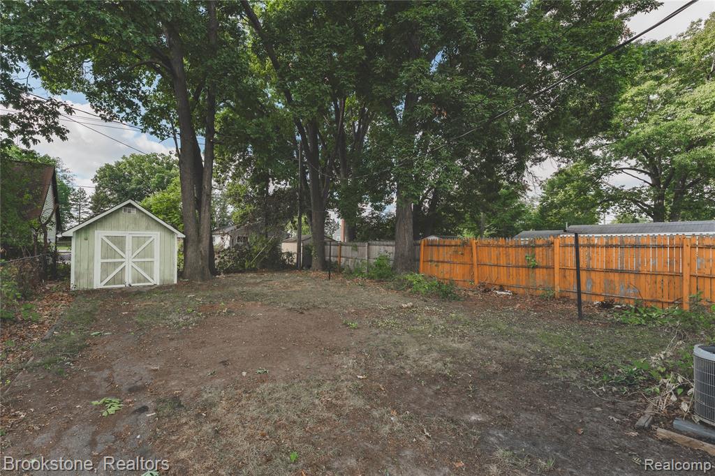 main property photo 25