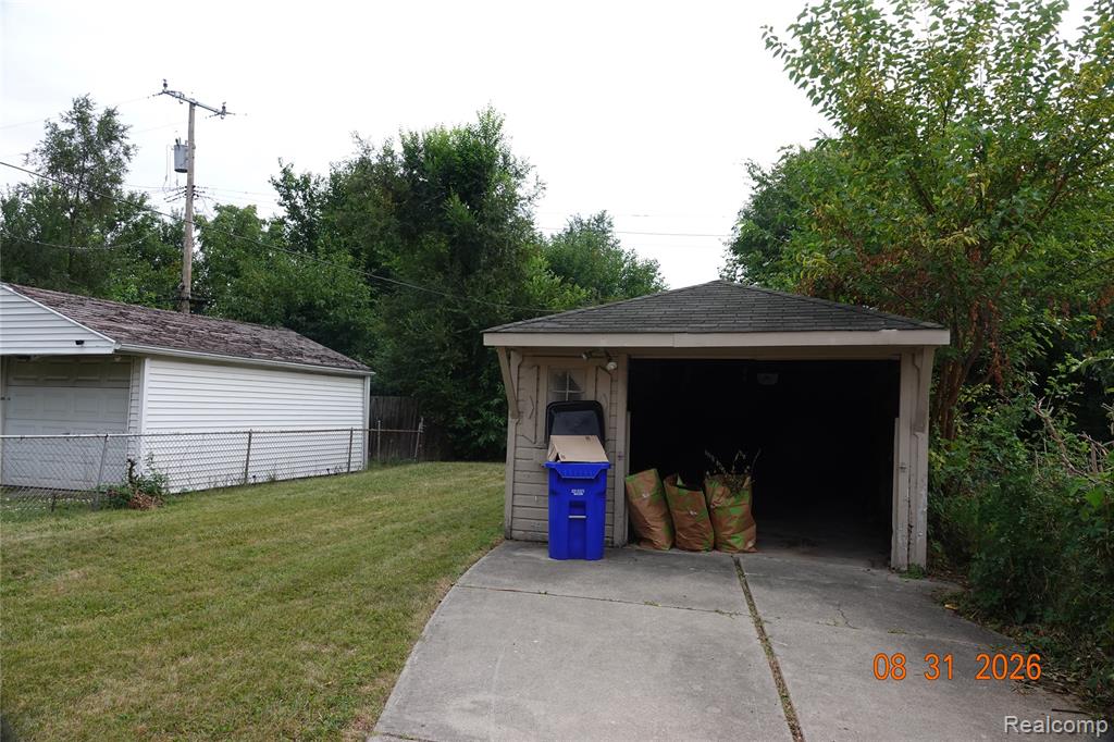 main property photo 6
