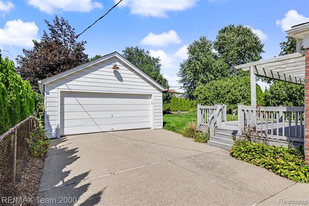 main property photo 46
