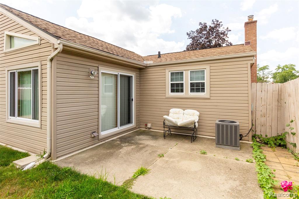 main property photo 36