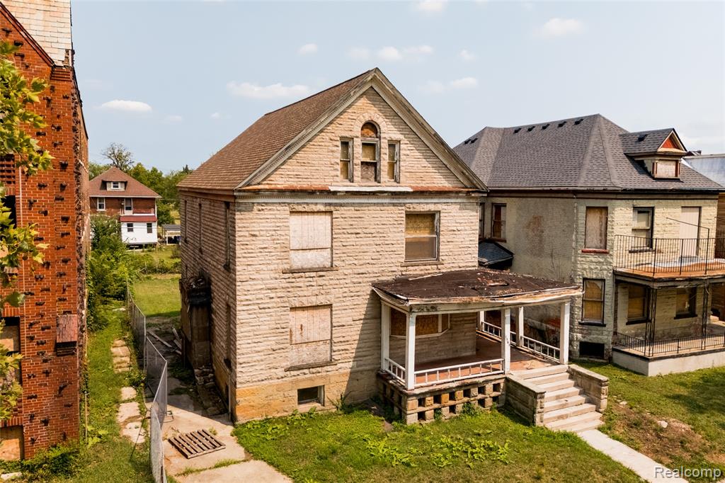 main property photo 0